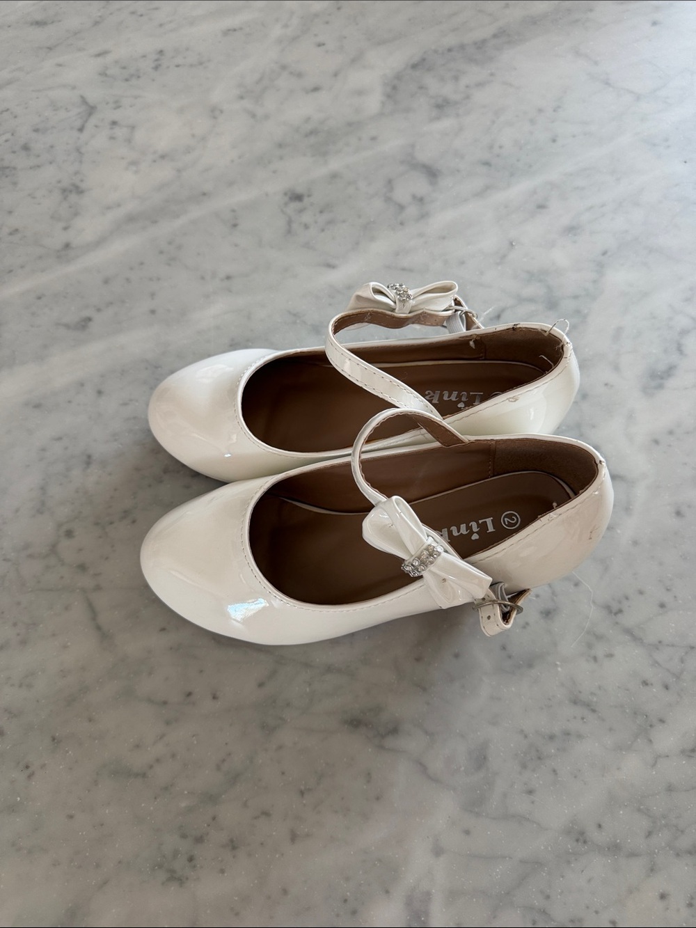 Link White Patent Girls Mary Jane Shoes with Bow Accent